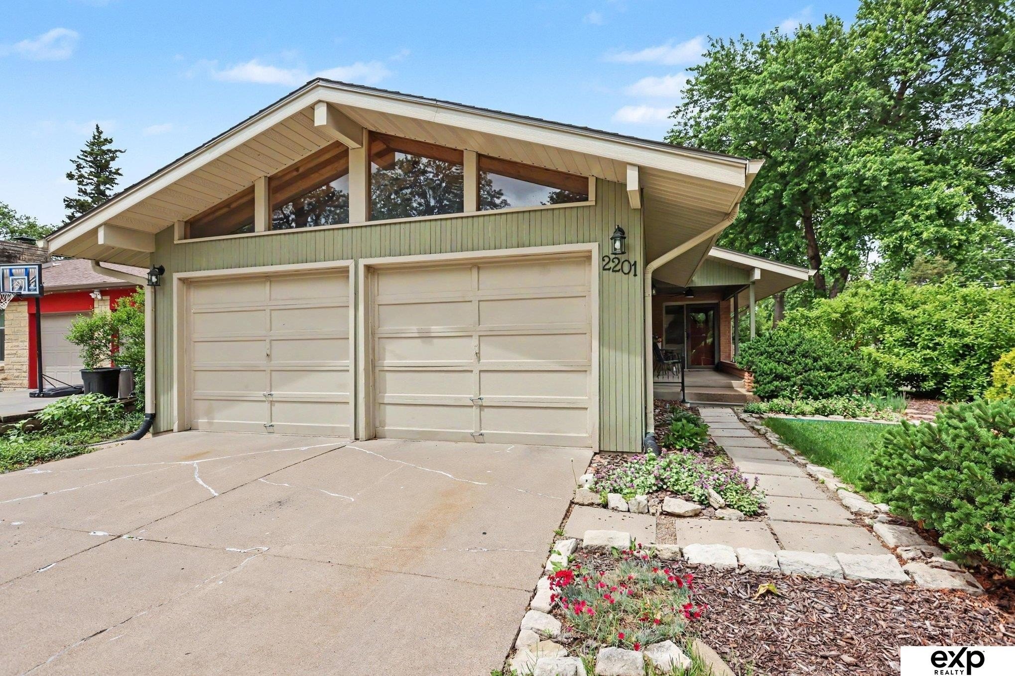 Single Family 3BR 3BA - 2201 S 50th Street, Lincoln, NE