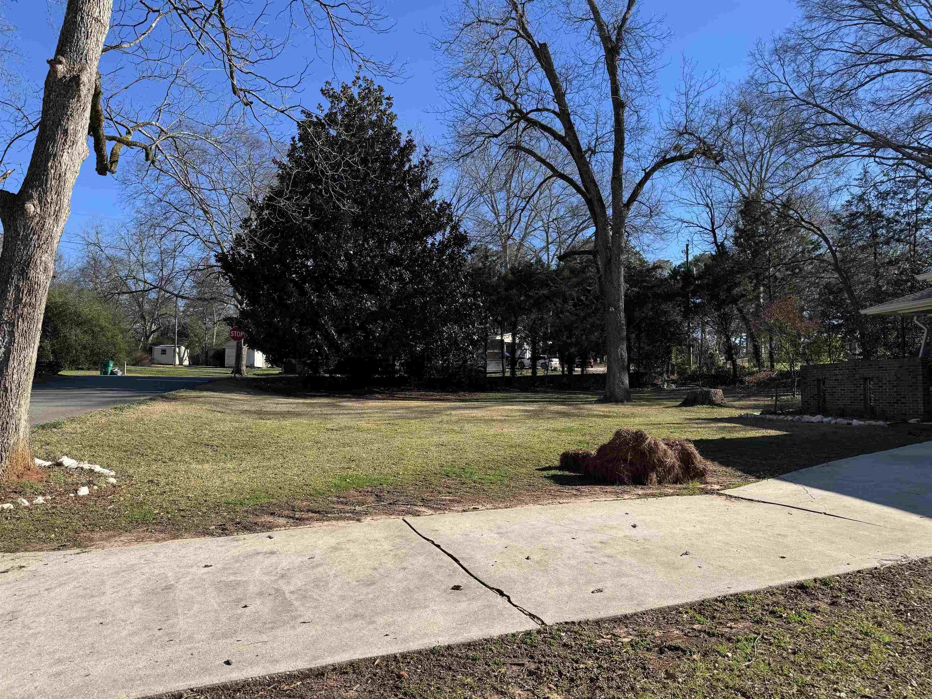 Single Family 3BR 2BA - 105 BROOKWOOD DRIVE, Eatonton, GA