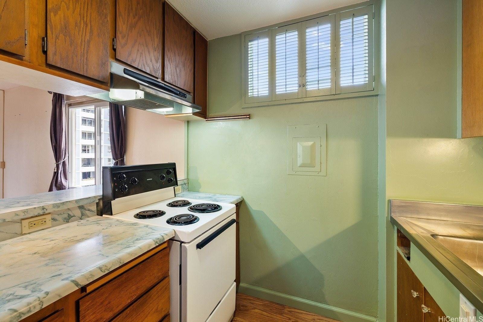 Condo 1BR 1BA - 411 Kaiolu Street, Honolulu, HI
