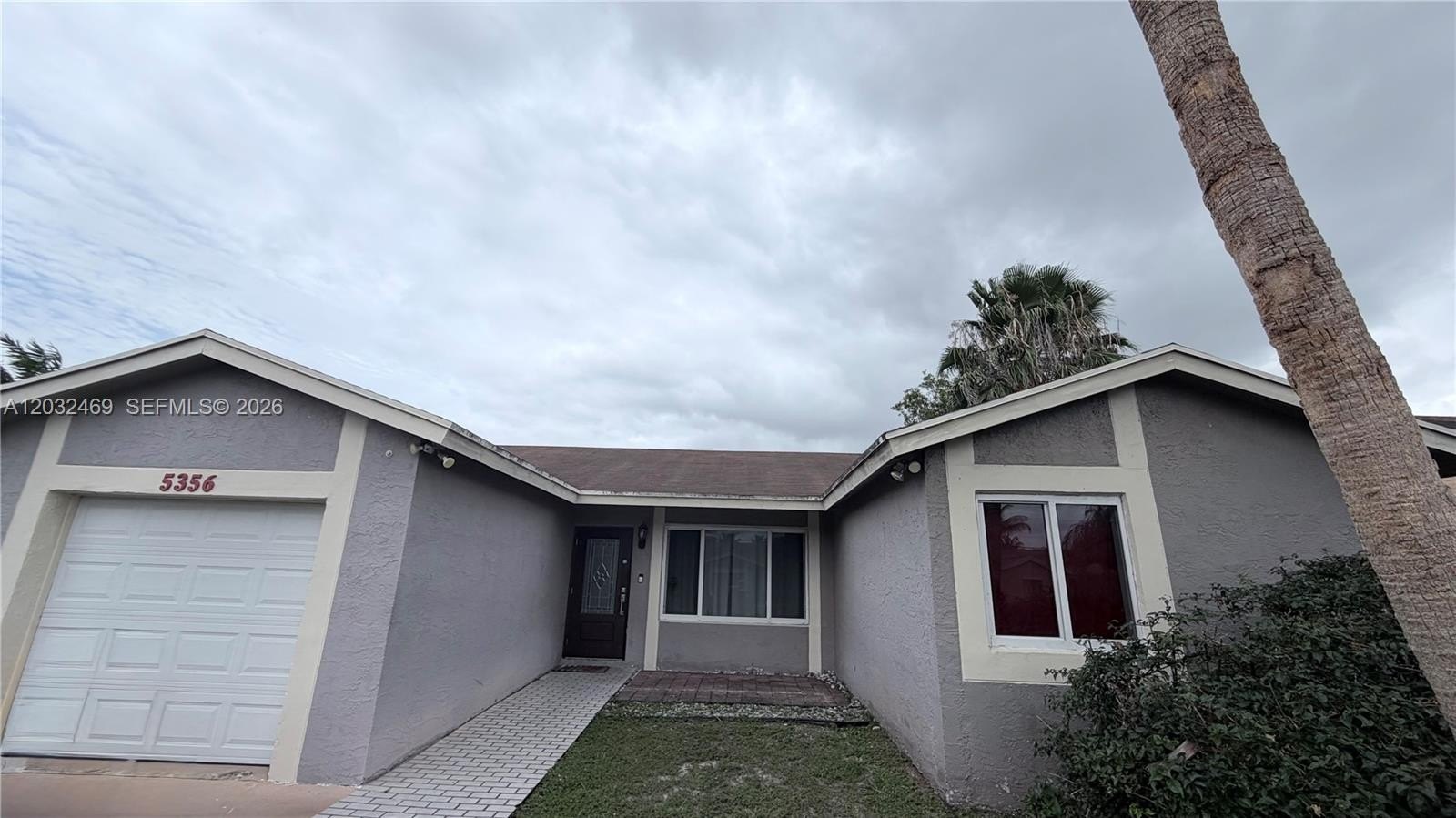 Single Family 3BR 2BA - 5356 NW 93rd Ter, Sunrise, FL