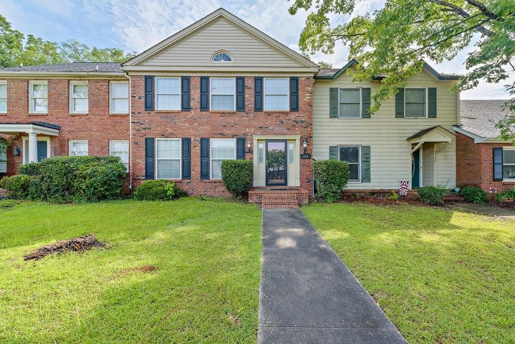 Single Family 3BR 3BA - 176 Fairway Woods Drive, Ozark, AL