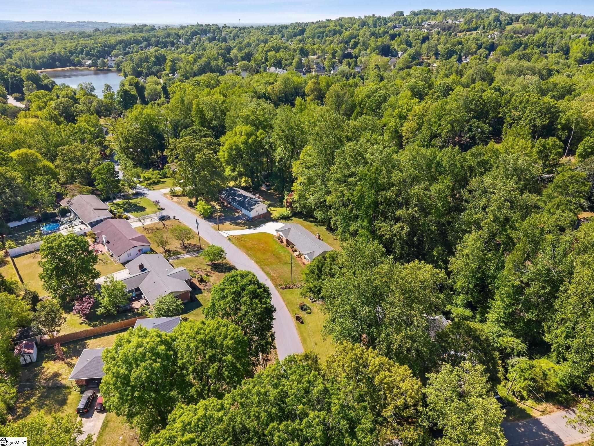 Single Family 3BR 2BA - 11 Fontana Drive, Greenville, SC