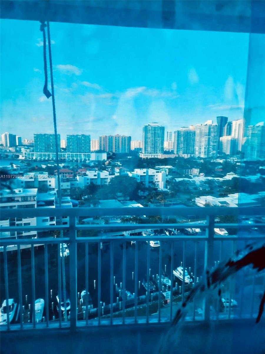 Condo 2BR 2BA - 400 Kings Point Dr, Sunny  Isles  Beach, FL