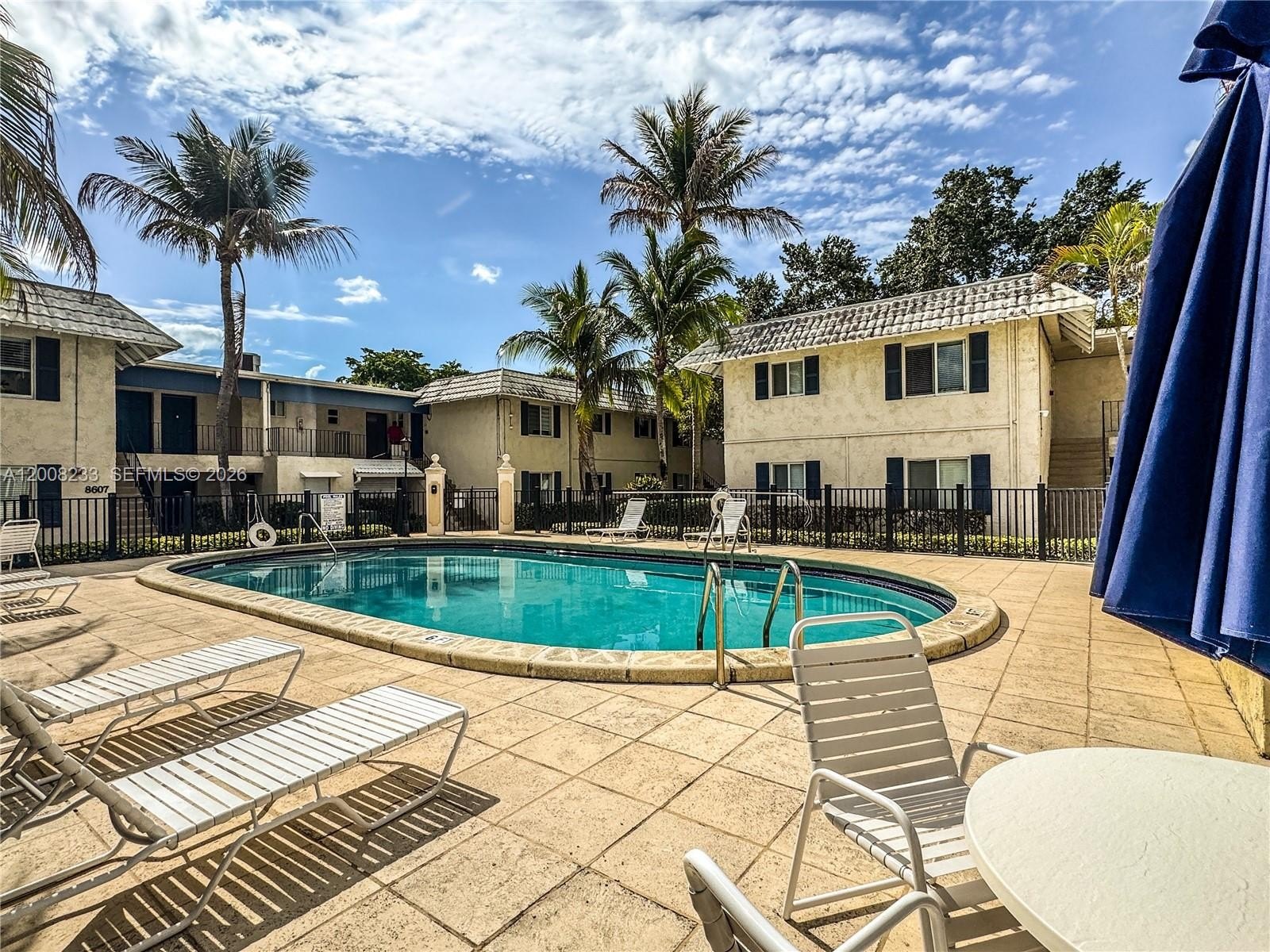 Condo 1BR 1BA - 8605 SW 68th Ct, Pinecrest, FL