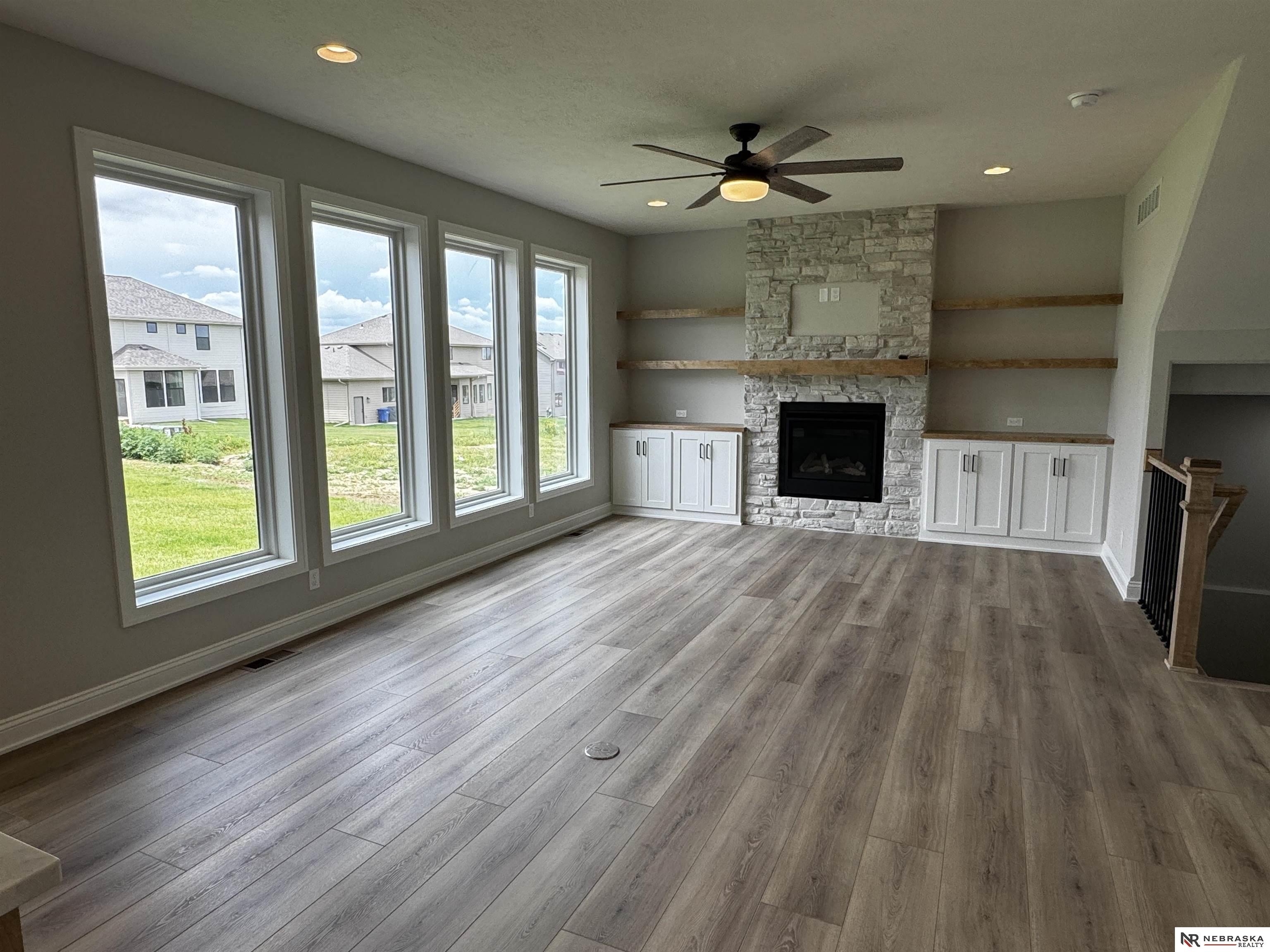 Single Family 5BR 3BA - 12616 S 78th Avenue, Papillion, NE