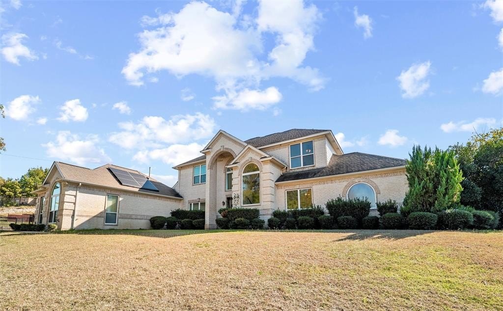 Single Family 5BR 4BA - 10601 Pack Saddle Trail, Fort Worth, TX