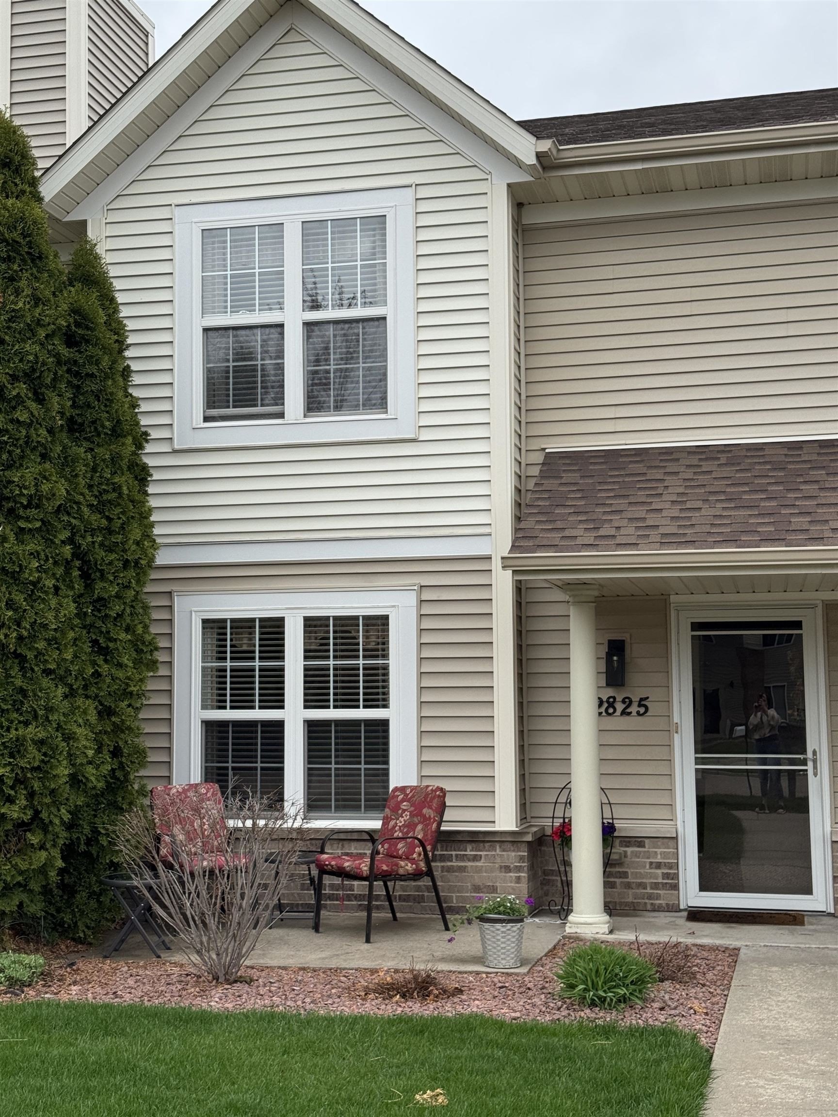 Single Family 3BR 2BA - 2825 Holiday Drive, Janesville, WI