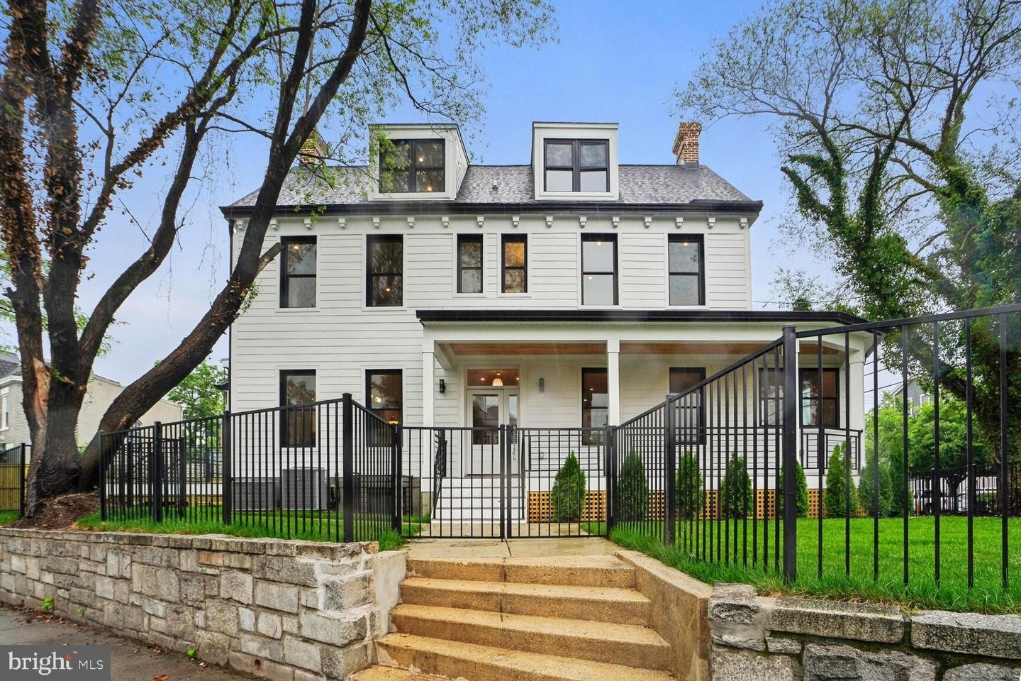 Single Family 6BR 5BA - 3901 NEW HAMPSHIRE AVE NW, WASHINGTON, DC