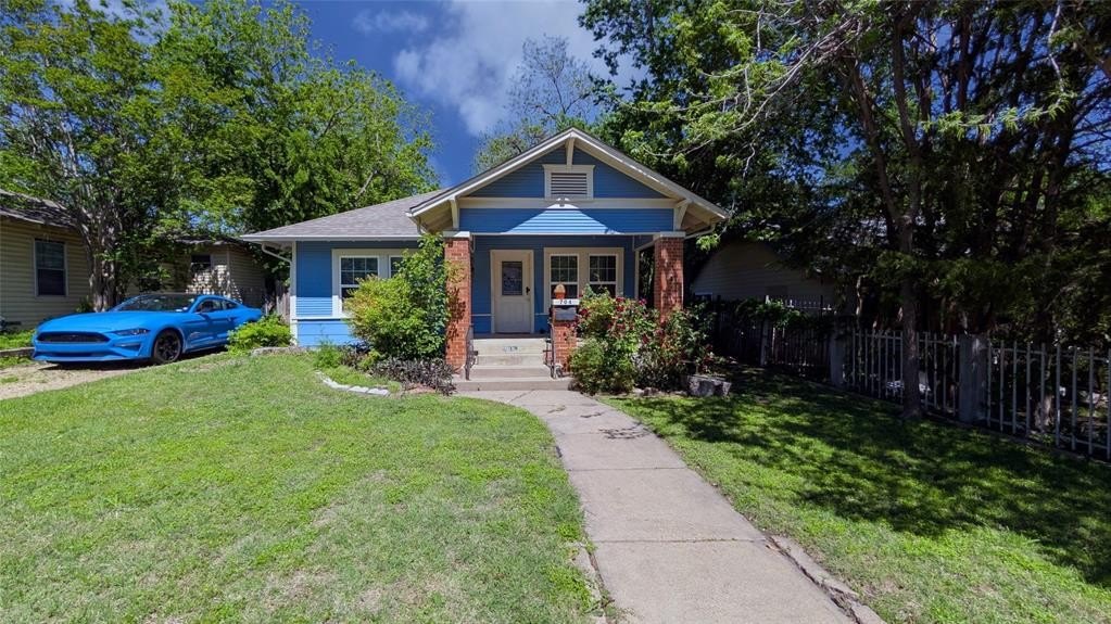 Single Family 3BR 2BA - 704 Cameron Avenue, Dallas, TX