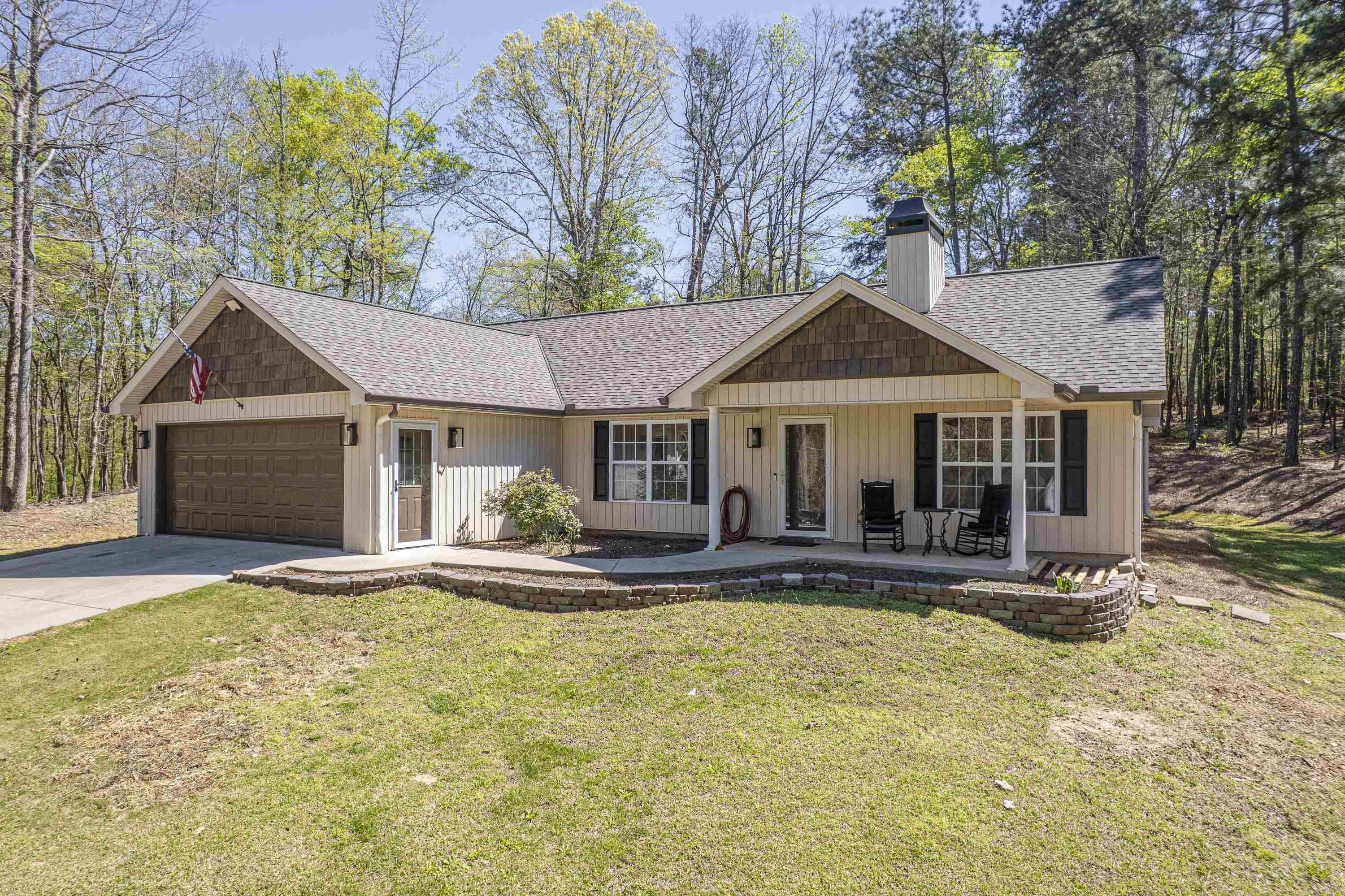 Single Family 3BR 2BA - 176 ARROWHEAD TRAIL, Eatonton, GA
