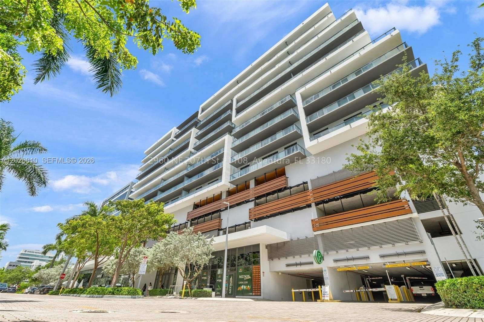Condo 1BR 2BA - 2960 NE 207th St, Aventura, FL