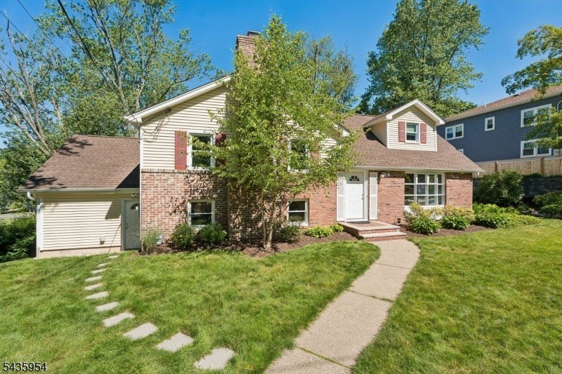 Single Family 5BR 4BA - 30 Crestwood Rd, Morristown Town, NJ