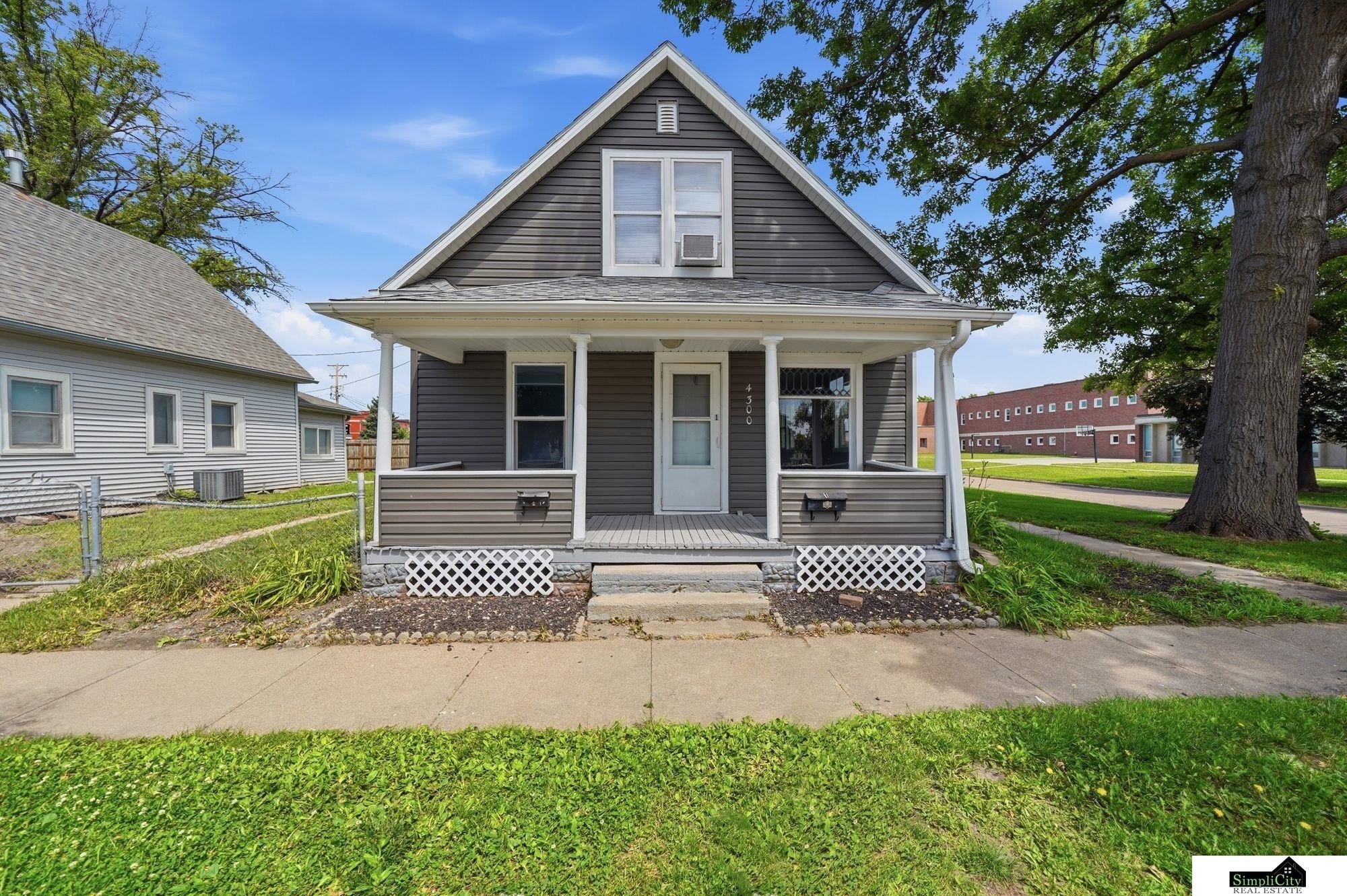 Duplex 3BR 2BA - 4300 N 61st Street, Lincoln, NE