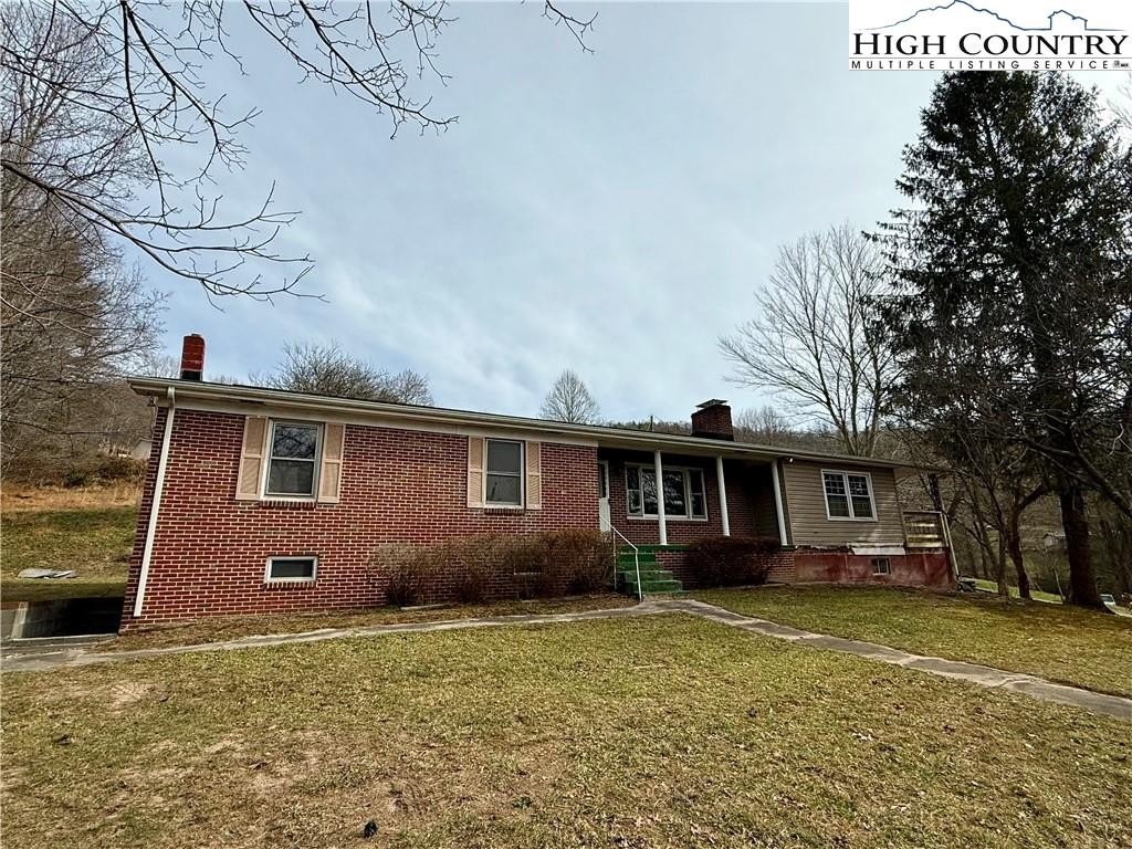 Single Family 3BR 2BA - 365 Ollis Road, Spruce Pine, NC