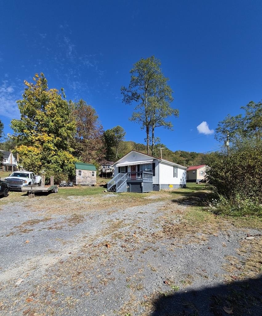 Single Family 3BR 1BA - 188 Chestnut St, RAINELLE, WV