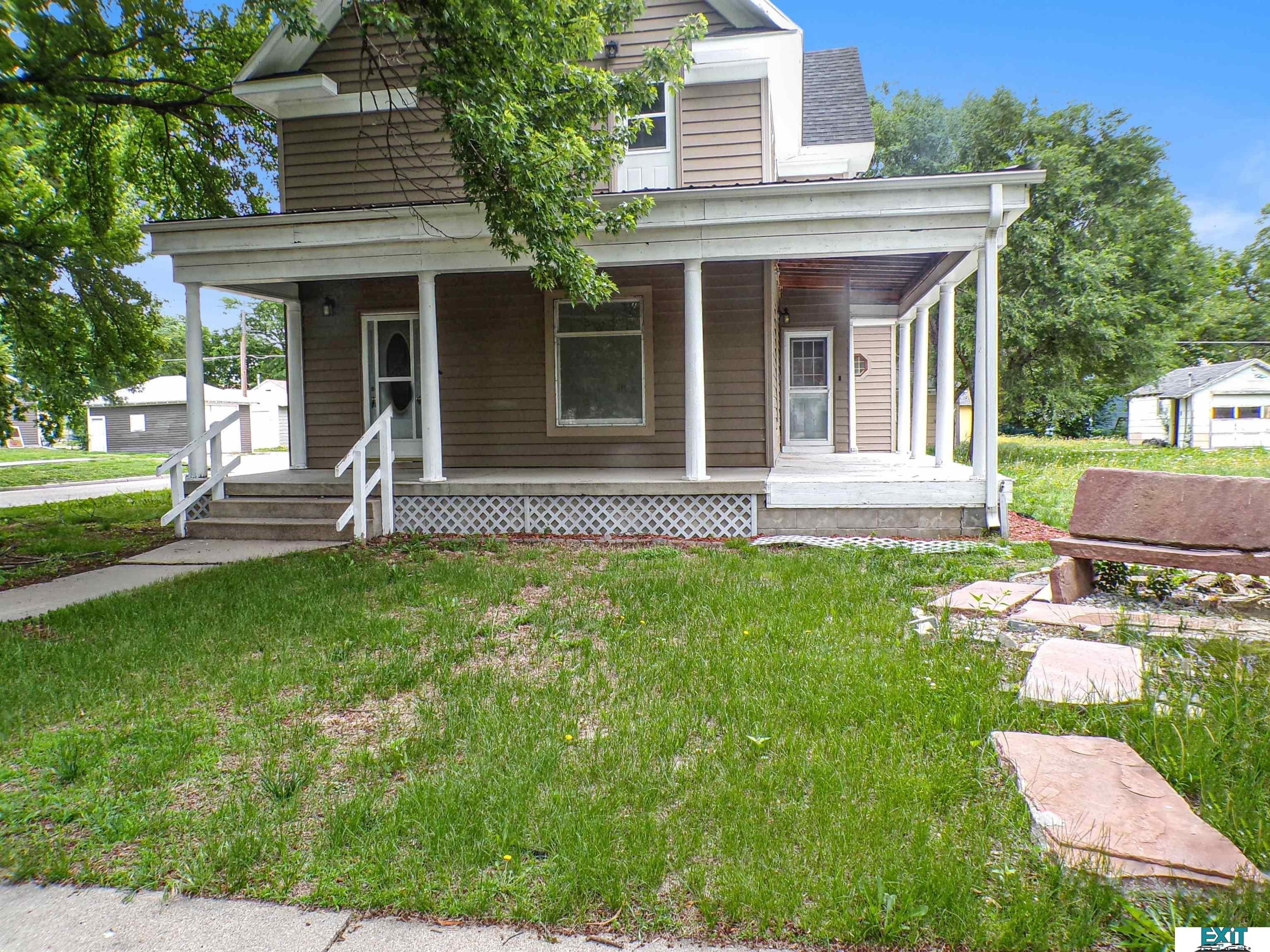 Single Family 6BR 3BA - 423 Sicily Avenue, Ravenna, NE