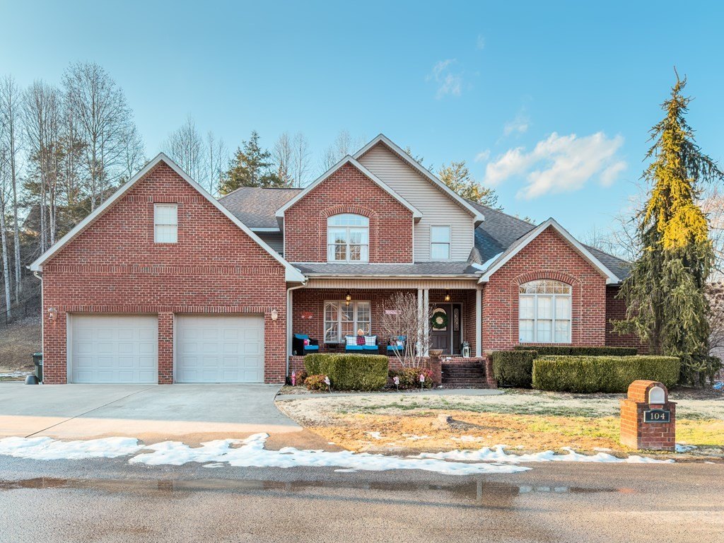 Single Family 4BR 3BA - 104 Easy Street, Staffordsville, KY