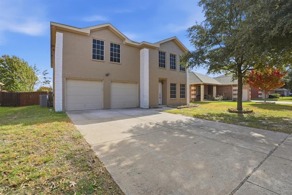 Single Family 5BR 4BA - 932 Robbins Way, Saginaw, TX