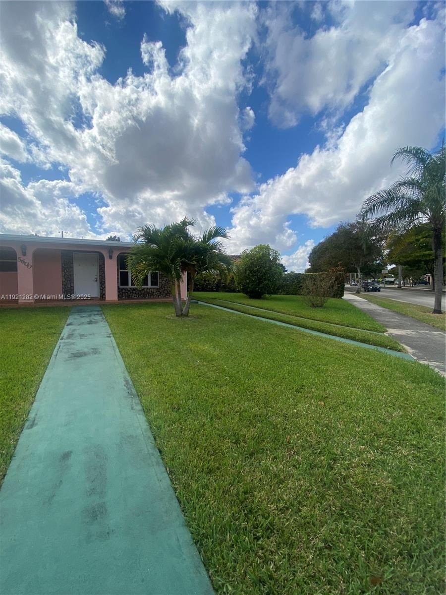 Single Family 3BR 1BA - 5600 SW 112th Ct, Miami, FL