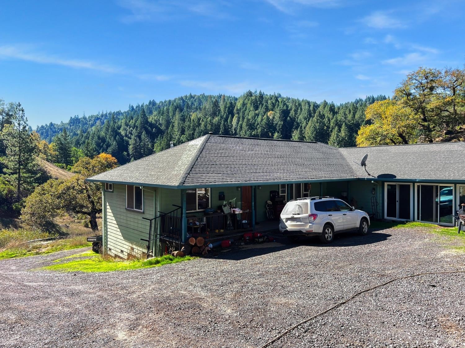 Single Family 2BR 2BA - 8800 Cave Creek Road, Redwood Valley, CA