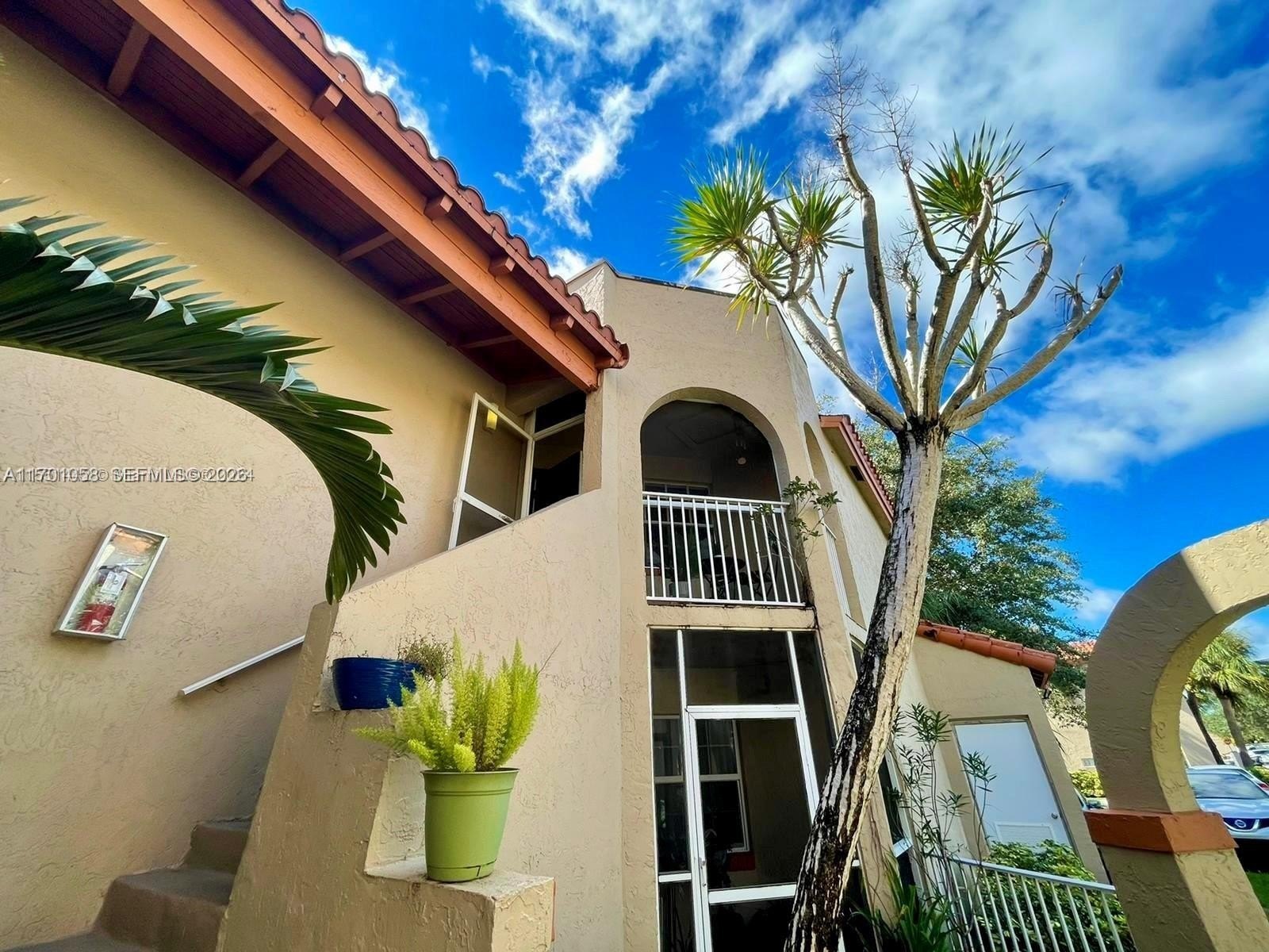 Condo 2BR 1BA - 333 SW 86th Ave, Pembroke Pines, FL
