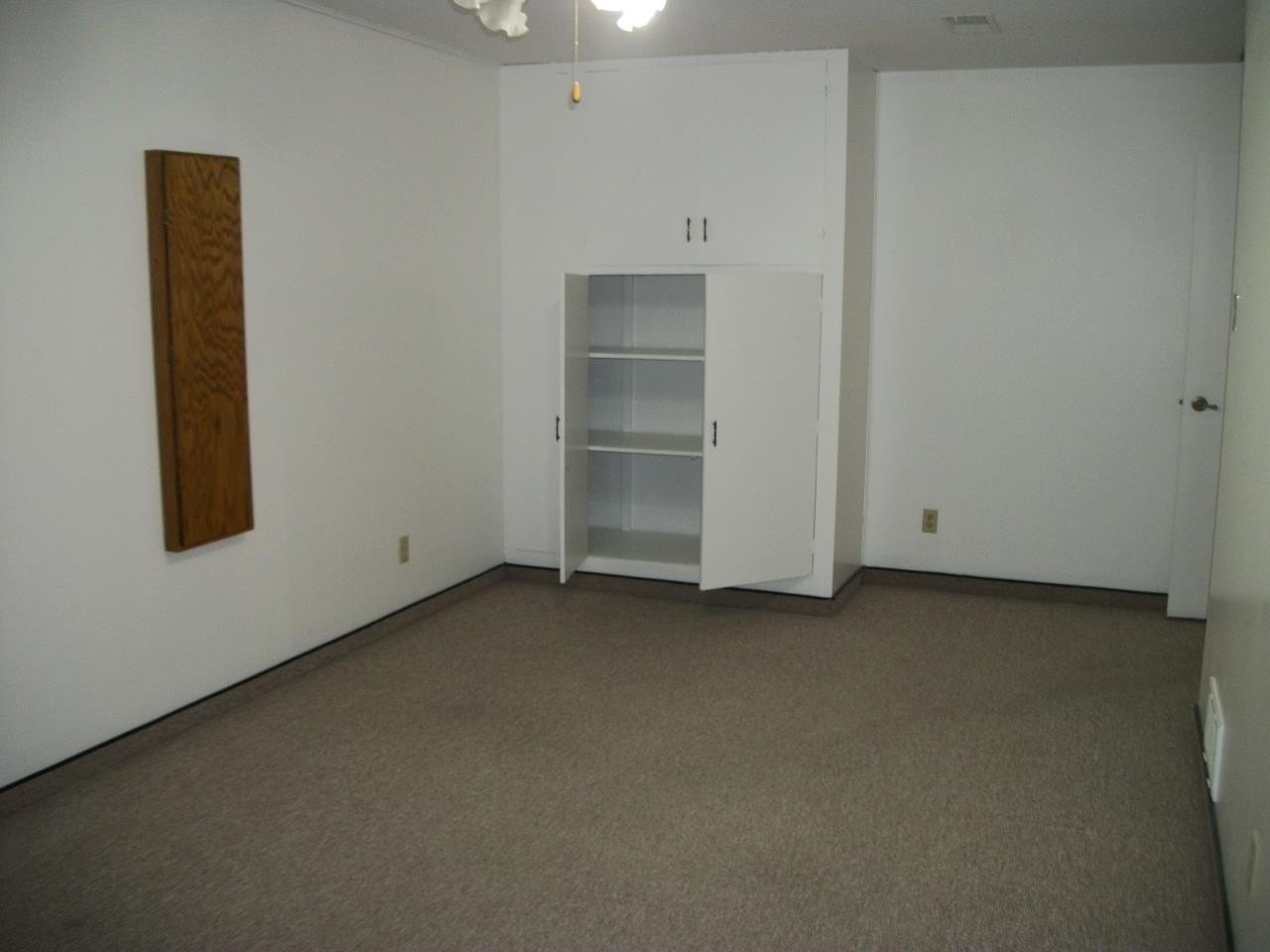 Condo 2BR 2BA - 1310 Greta St, Cherokee, IA