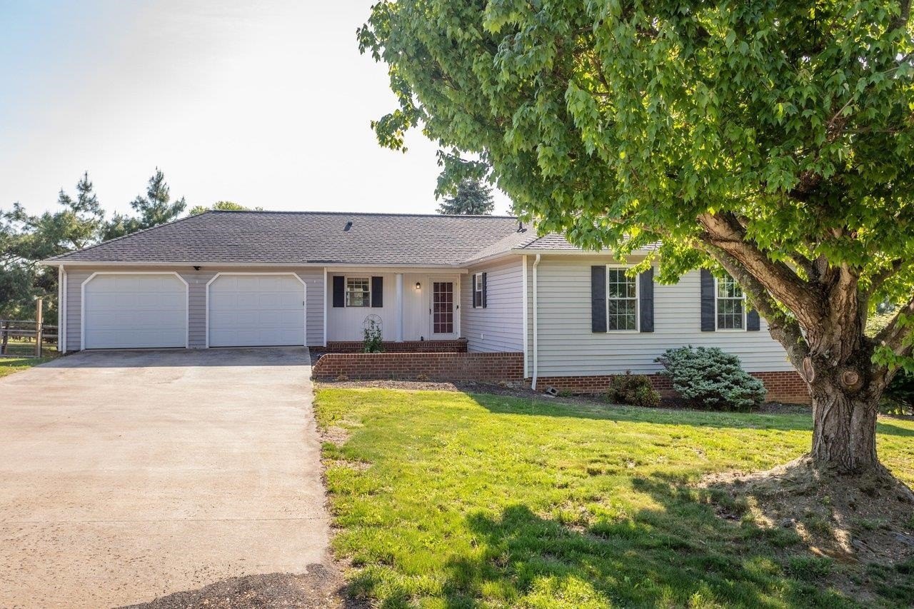 Single Family 3BR 4BA - 127 VALLEY VIEW AVE, MOUNT SIDNEY, VA