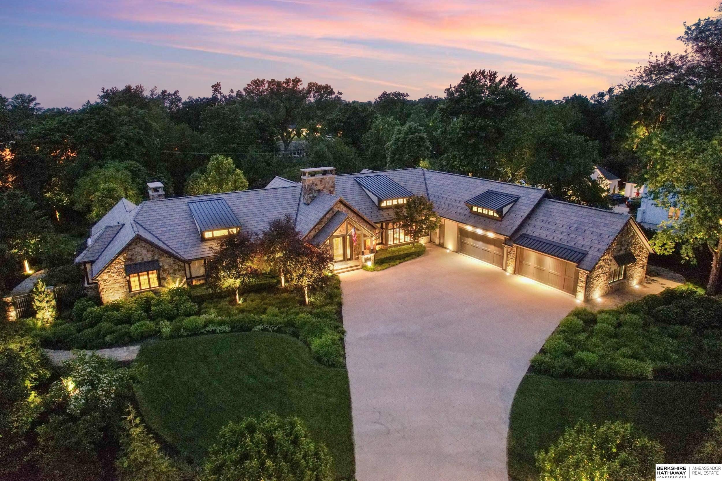 Single Family 5BR 6BA - 840 Loveland Drive, Omaha, NE