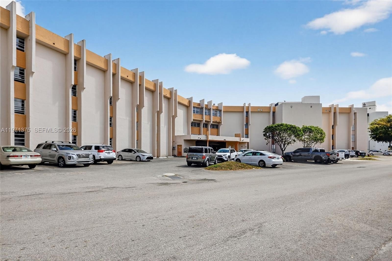 Condo 2BR 2BA - 9678 Fontainebleau Blvd, Miami, FL
