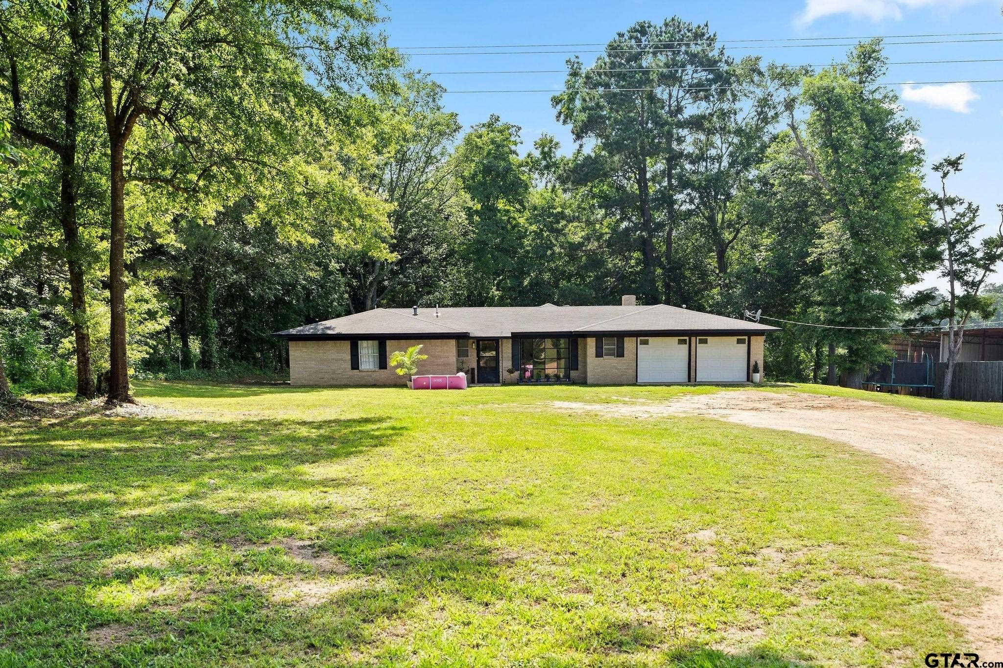 Single Family 5BR 3BA - 2585 N FM 250, Hughes Springs, TX