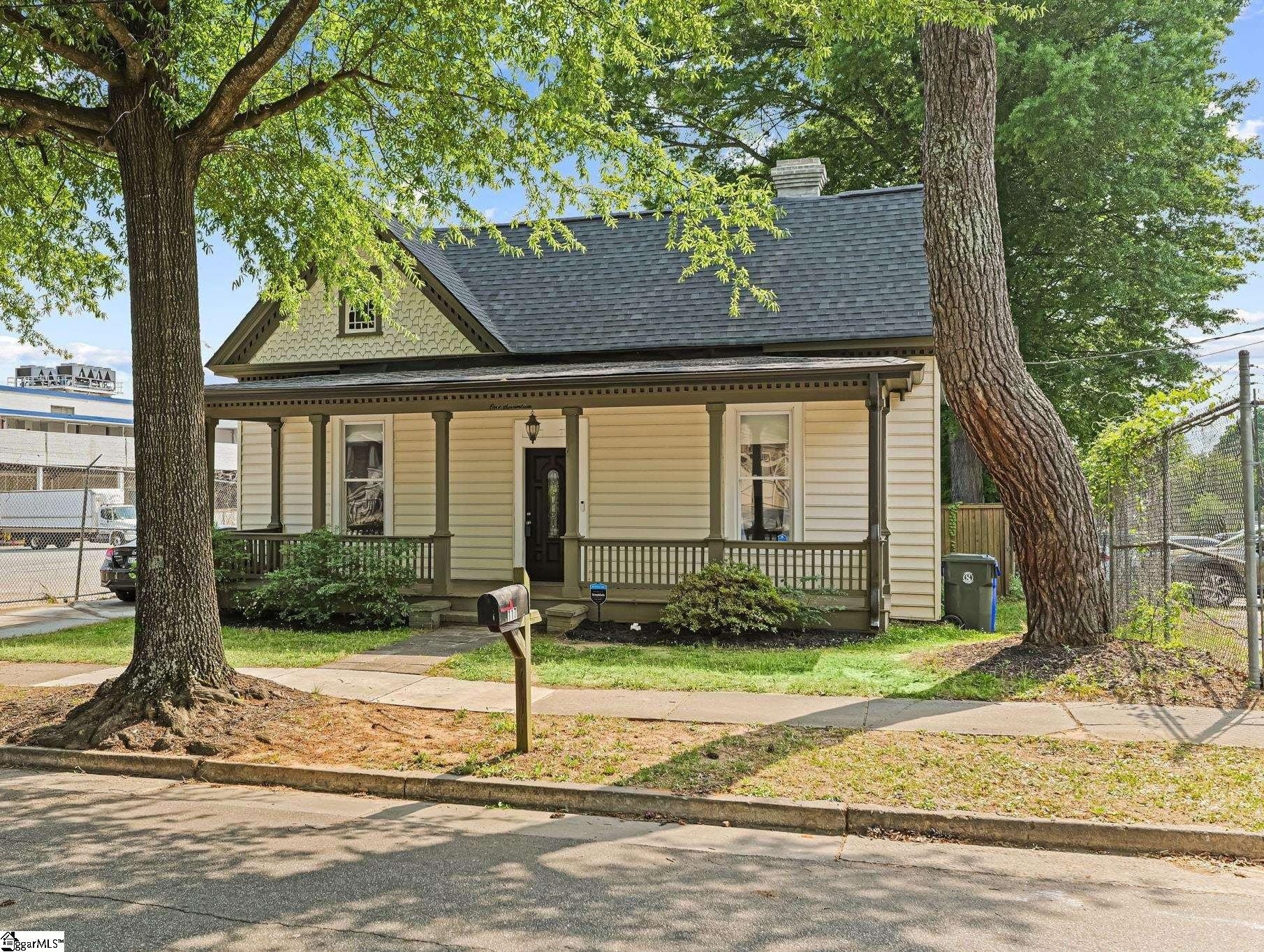 Single Family 2BR 2BA - 117 Asbury Avenue, Greenville, SC