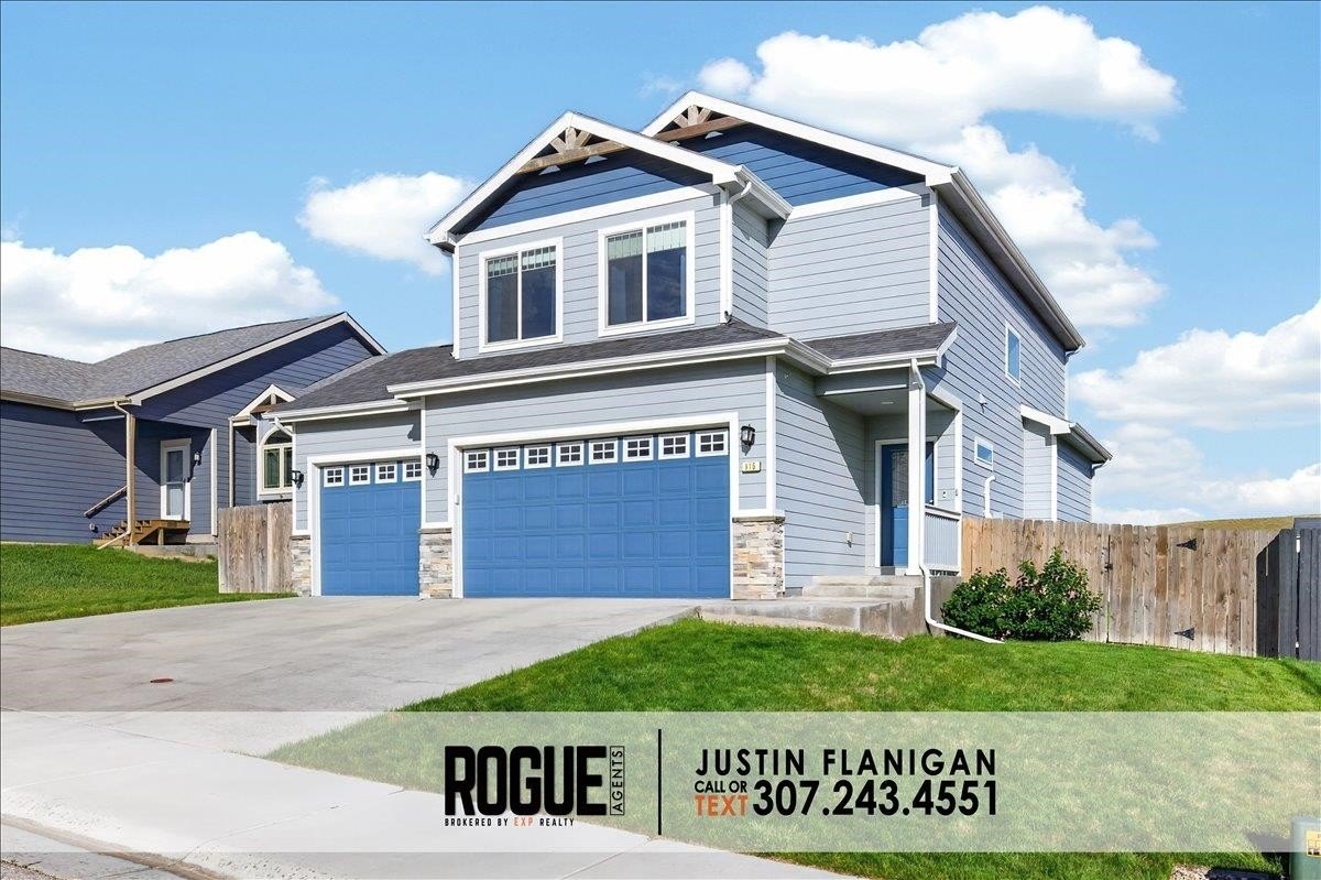 Single Family 4BR 4BA - 915 Dusty Terrace, Mills, WY