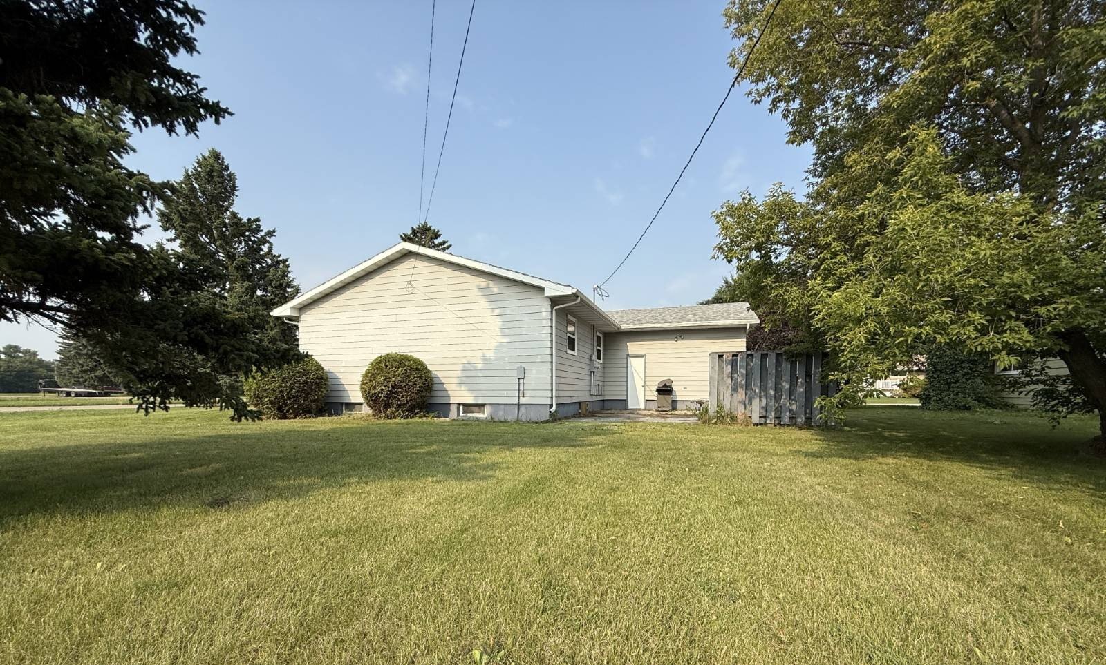 Single Family 3BR 1BA - 602 Harris Court, Rolla, ND