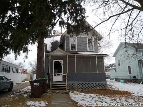 Single Family 4BR 2BA - 418 E Church Street, Adrian, MI