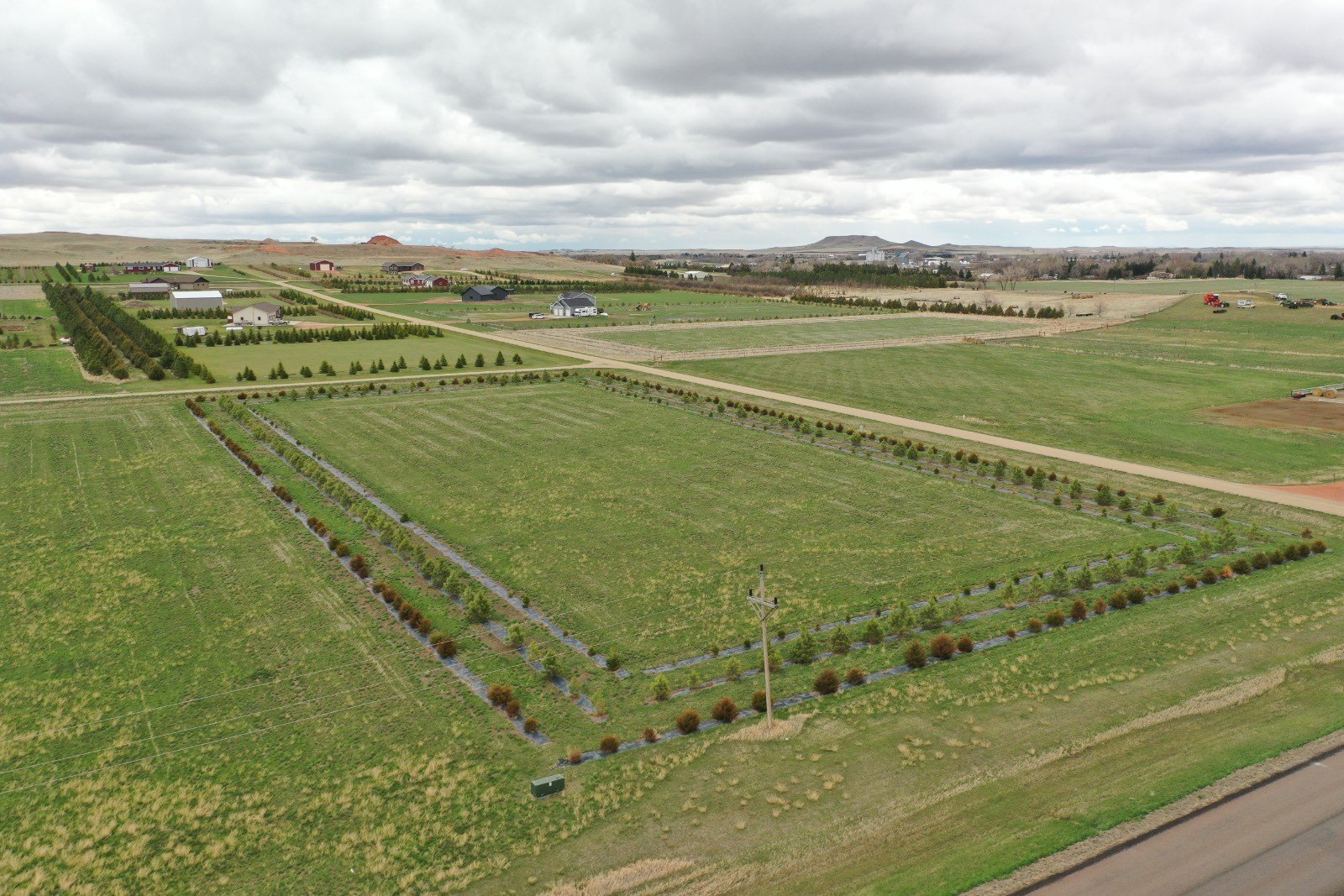 Single Family - 906 7th St NW, Bowman, ND