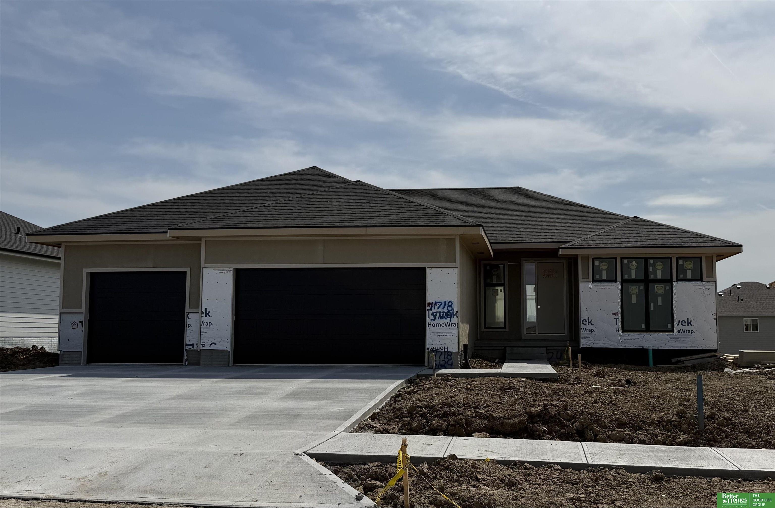 Single Family 5BR 3BA - 11718 S 124th Avenue, Papillion, NE