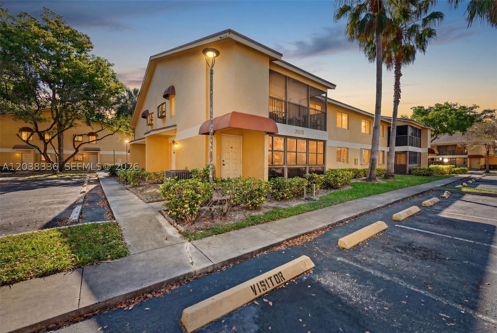 Condo 2BR 2BA - 3053 N Oakland Forest Dr, Oakland Park, FL