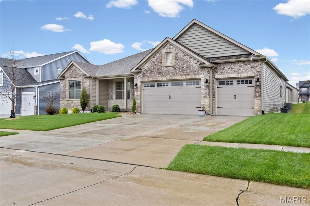 Single Family 4BR 4BA - 731 Bretton Trails Drive, Lake St Louis, MO