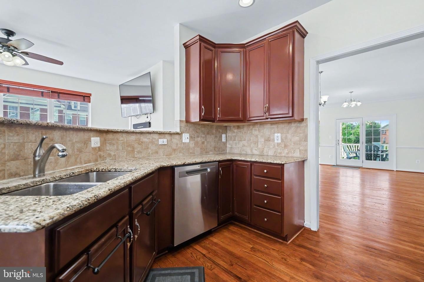 Single Family 3BR 4BA - 43411 BRIAR CREEK TER, ASHBURN, VA