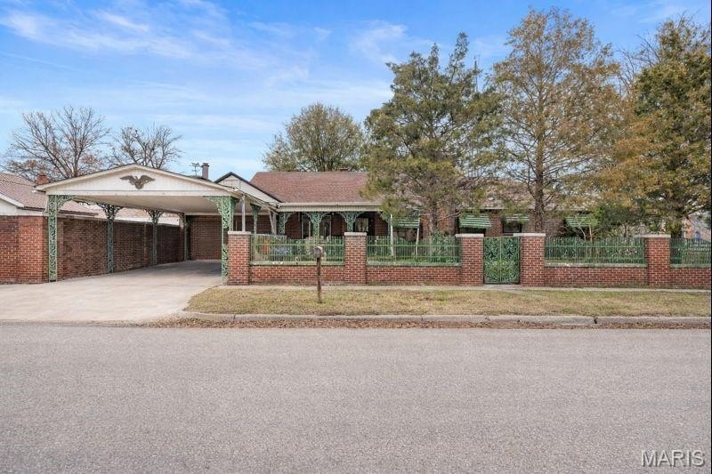 Single Family 4BR 3BA - 110 E Main Street, Hayti, MO