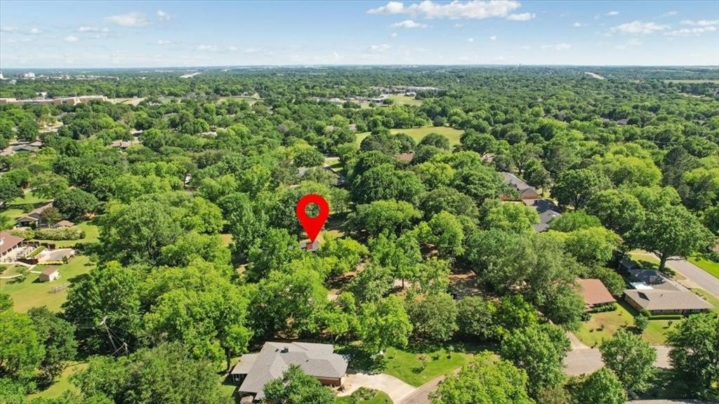 Single Family 4BR 5BA - 1000 Yorkshire Drive, Sherman, TX