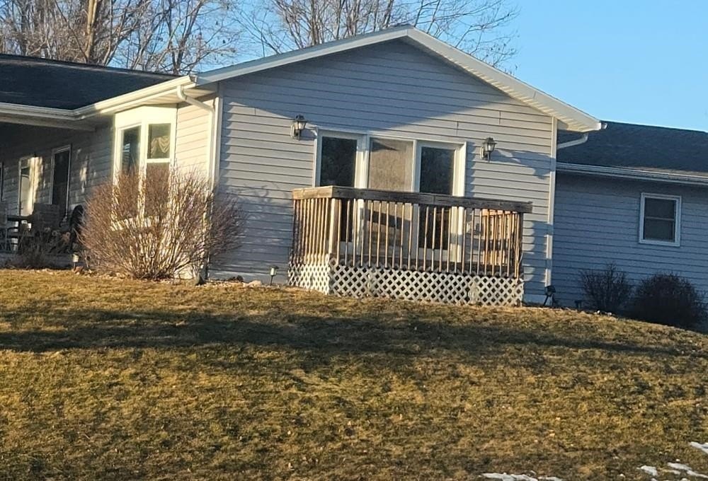 Single Family 3BR 2BA - 506 N Brooklyn Avenue, Elroy, WI