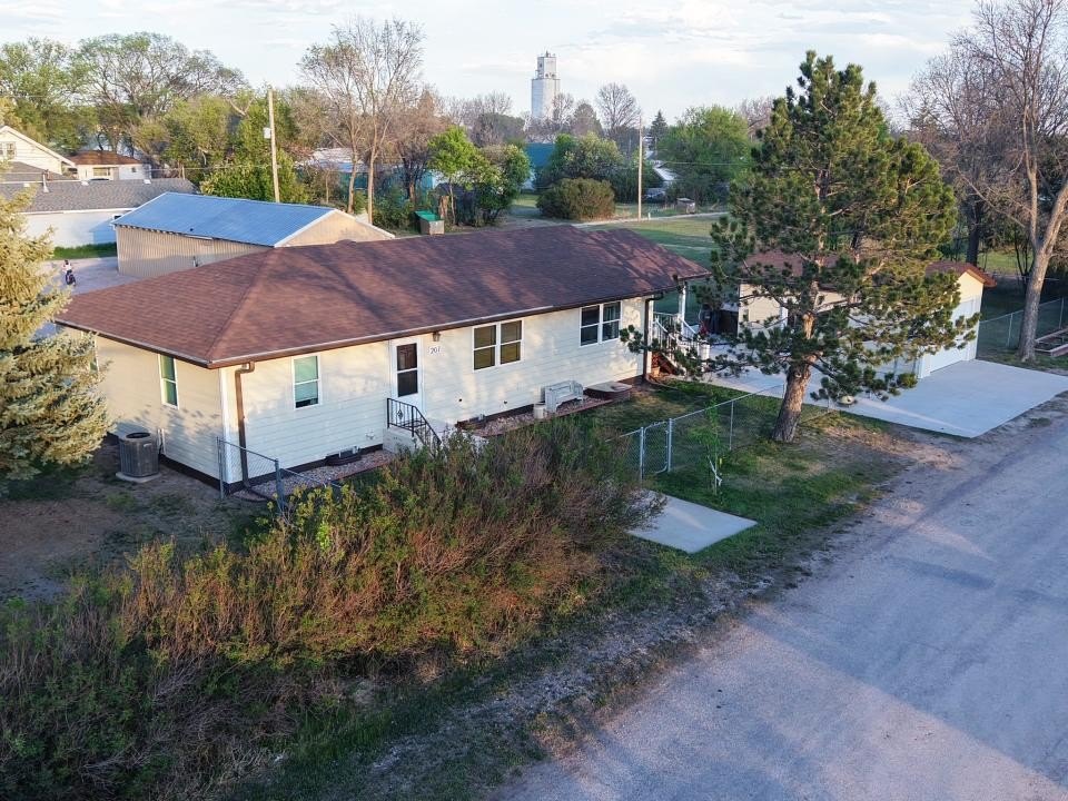 Single Family 2BR 2BA - 207 N. Scott St., Hay Springs, NE