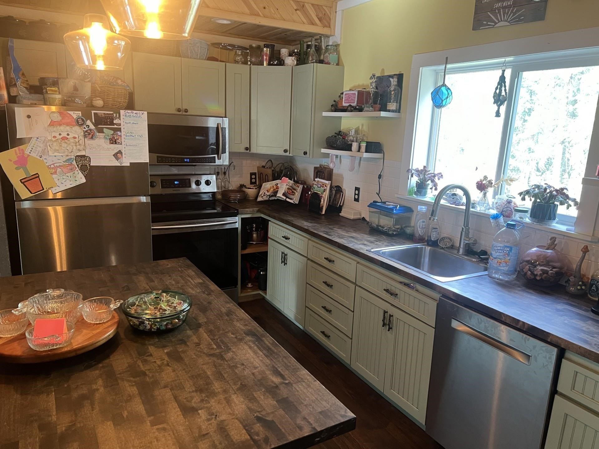 Single Family 2BR 1BA - 3045 VICTORIA CIRCLE, North Pole, AK