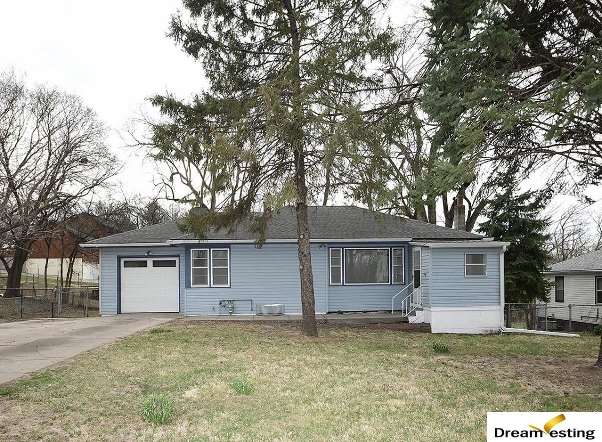 Single Family 3BR 2BA - 1903 Childs Road E, Bellevue, NE