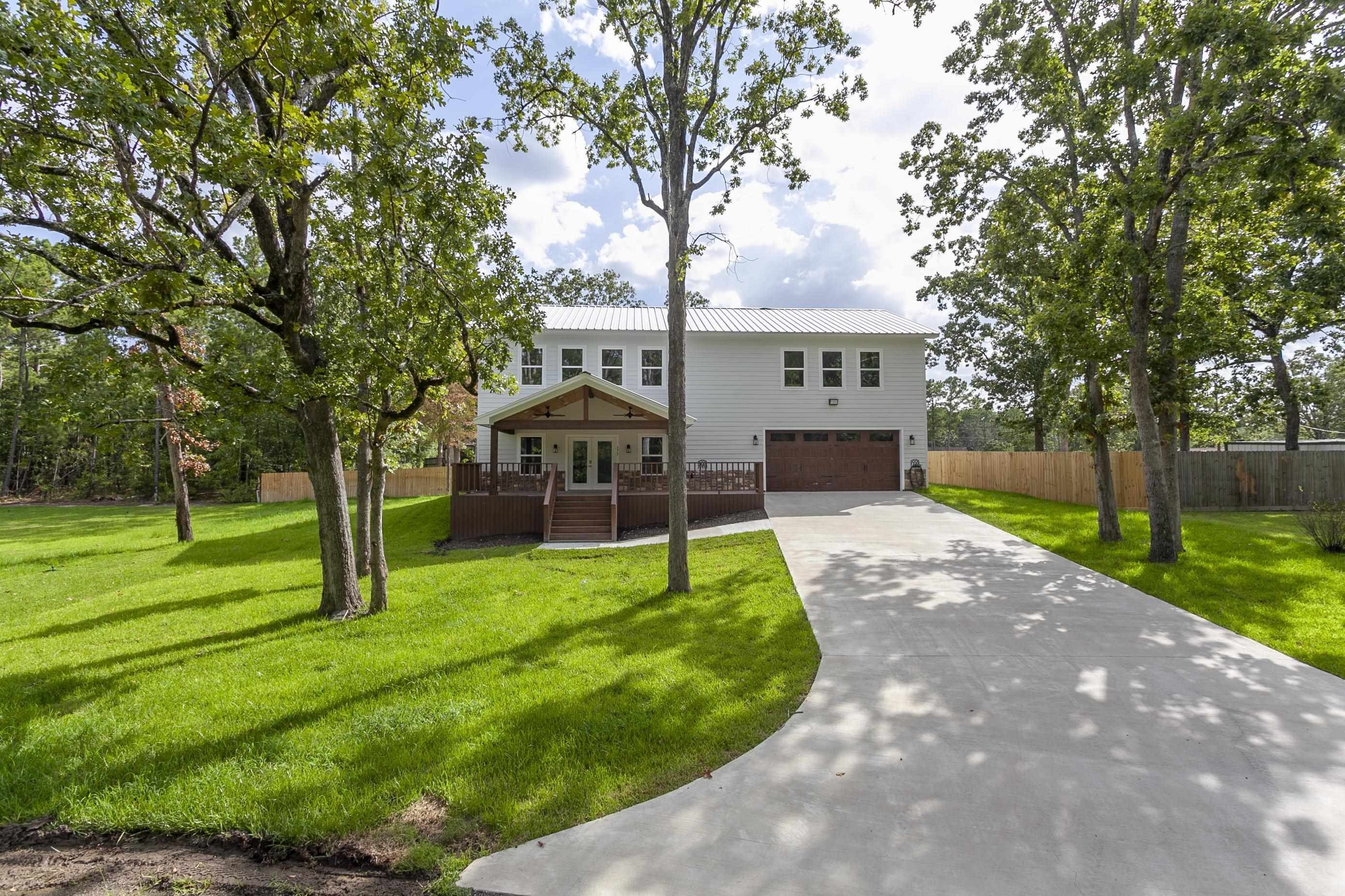 Single Family 4BR 3BA - 177 Parkside Loop, Brookeland, TX