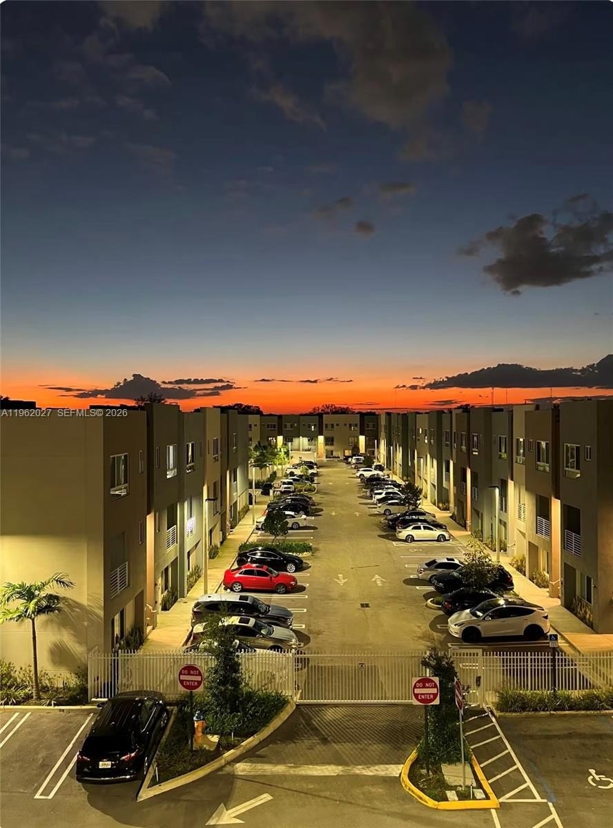 Condo 1BR 1BA - 19380 NE 26th Ave, Miami, FL