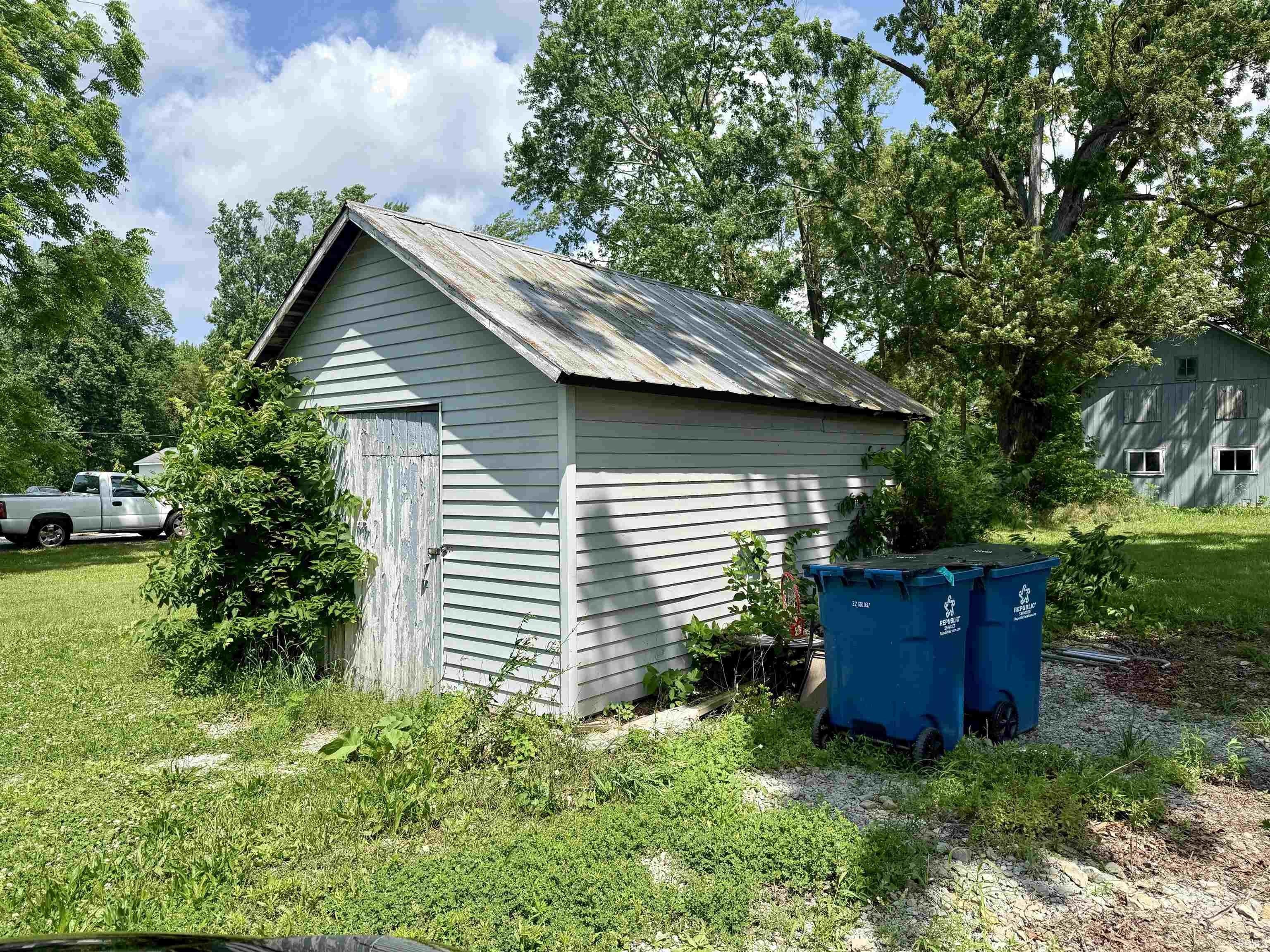 Single Family 3BR 2BA - 210 W Lake Street, Laketon, IN