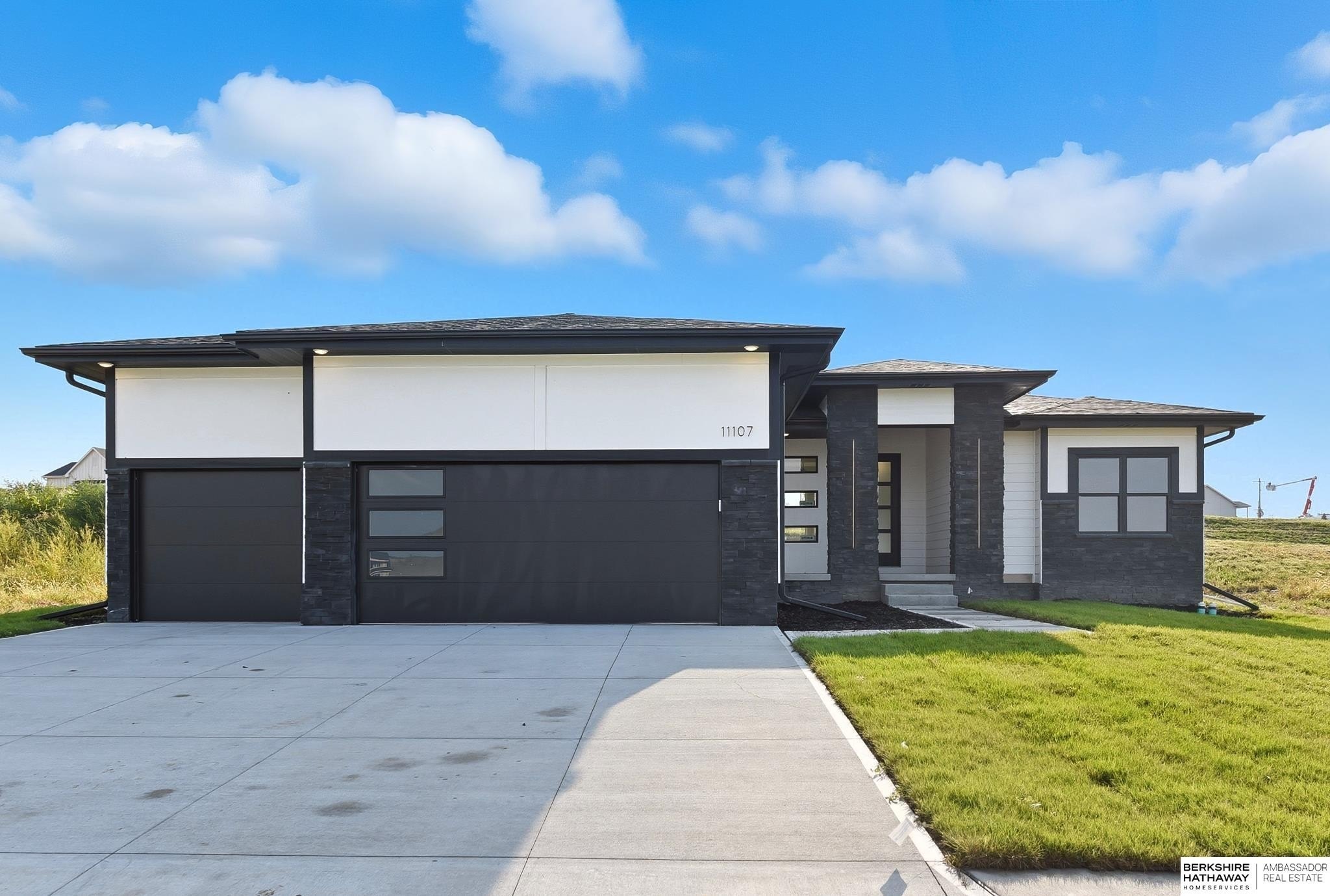 Single Family 4BR 3BA - 11107 S 218th Street, Gretna, NE