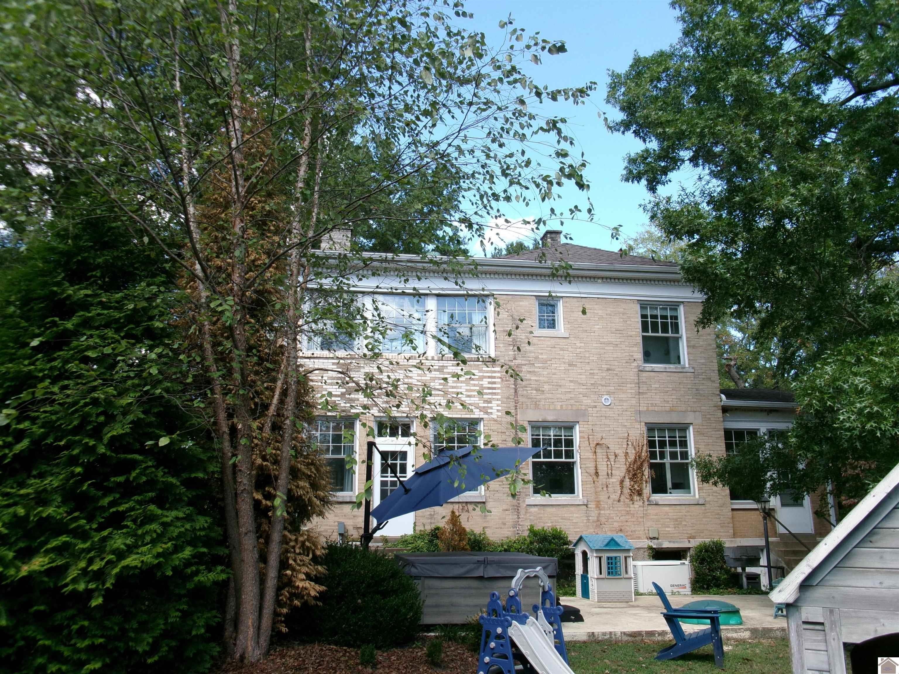 Single Family 3BR 3BA - 504 E College St, Mayfield, KY